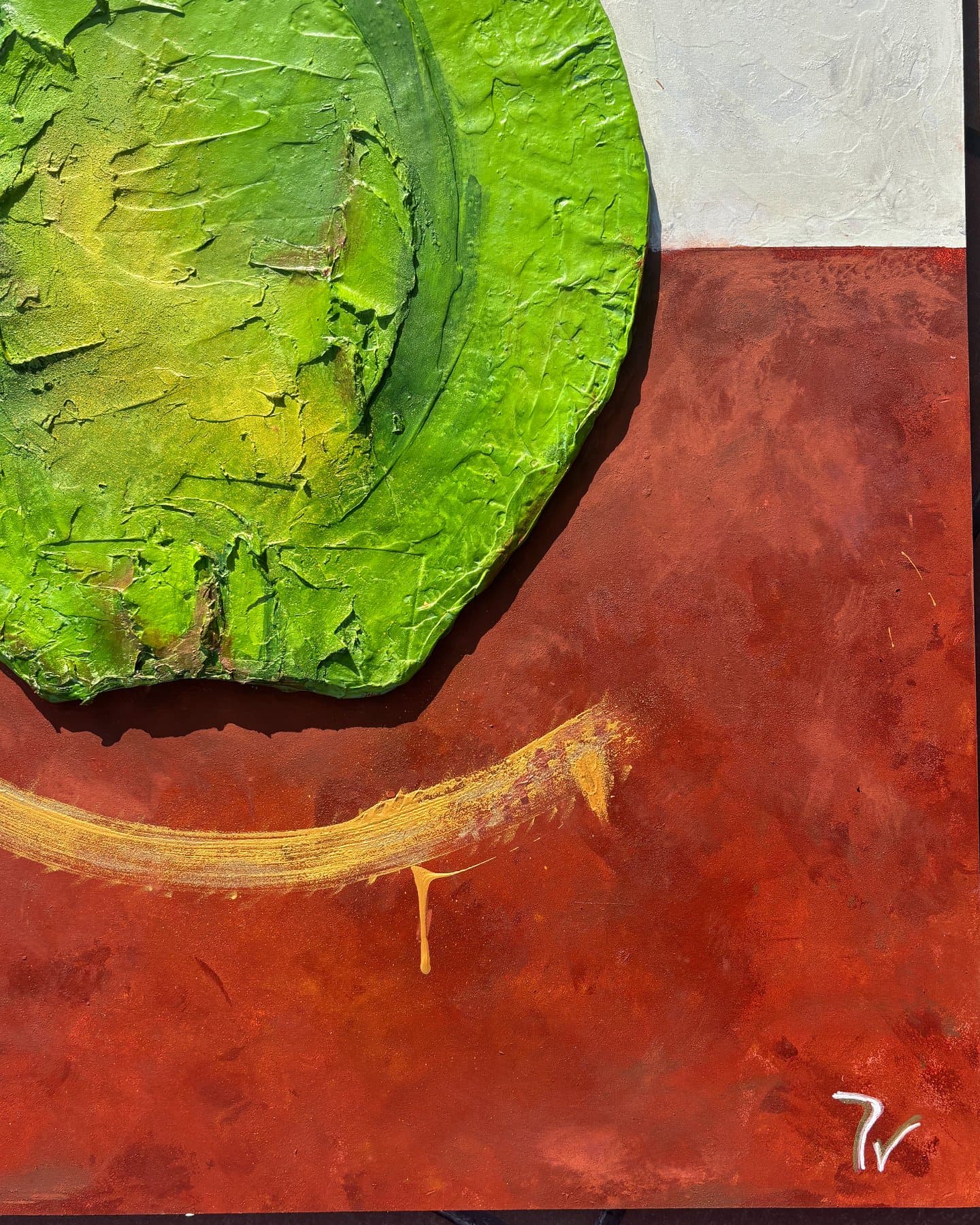 Red apple and gold — view 2